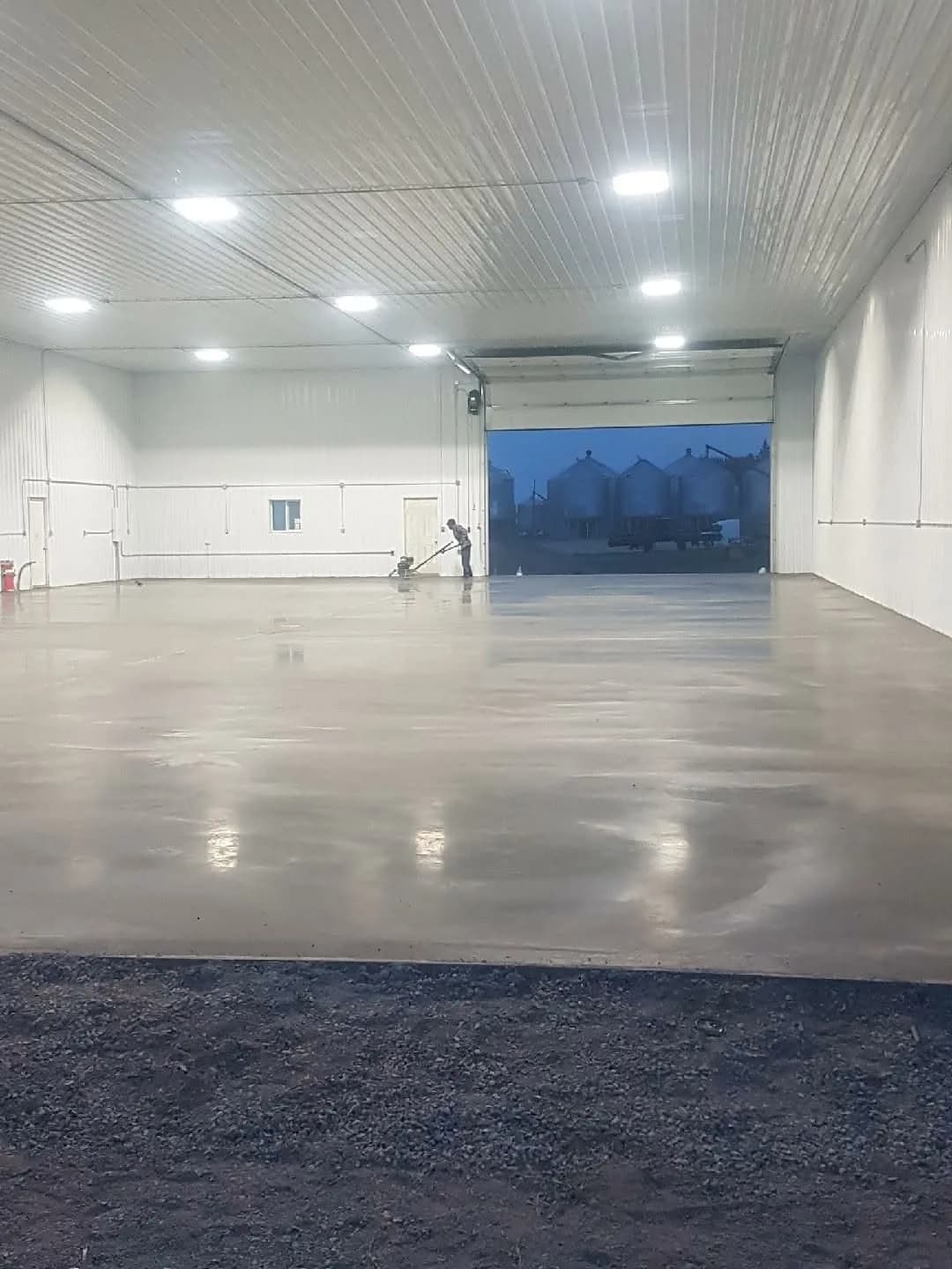 Poured concrete shop floor slab in the Lakeland area SK